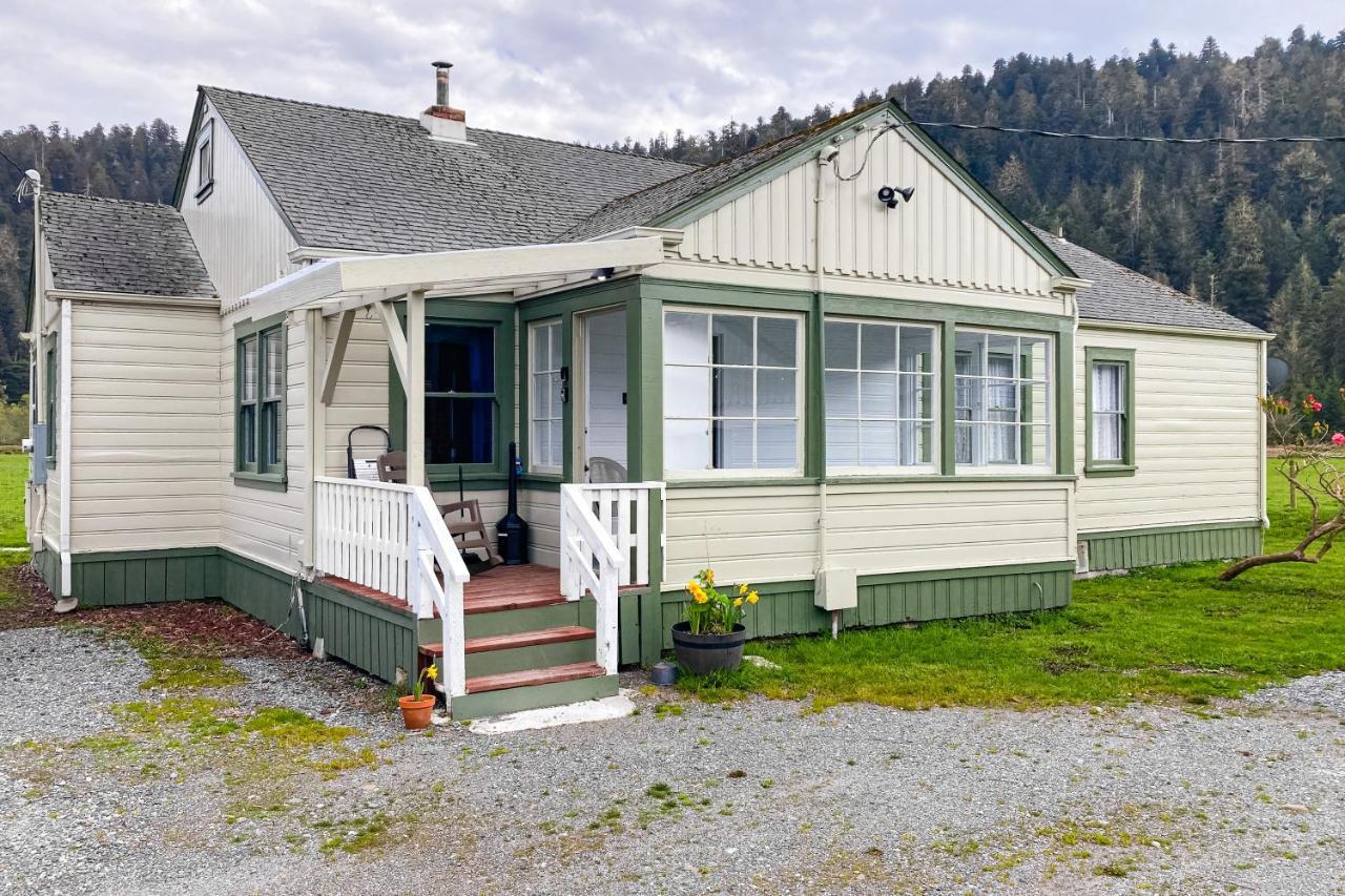 Redwood Farmhouse In The Orick Valley Екстер'єр фото
