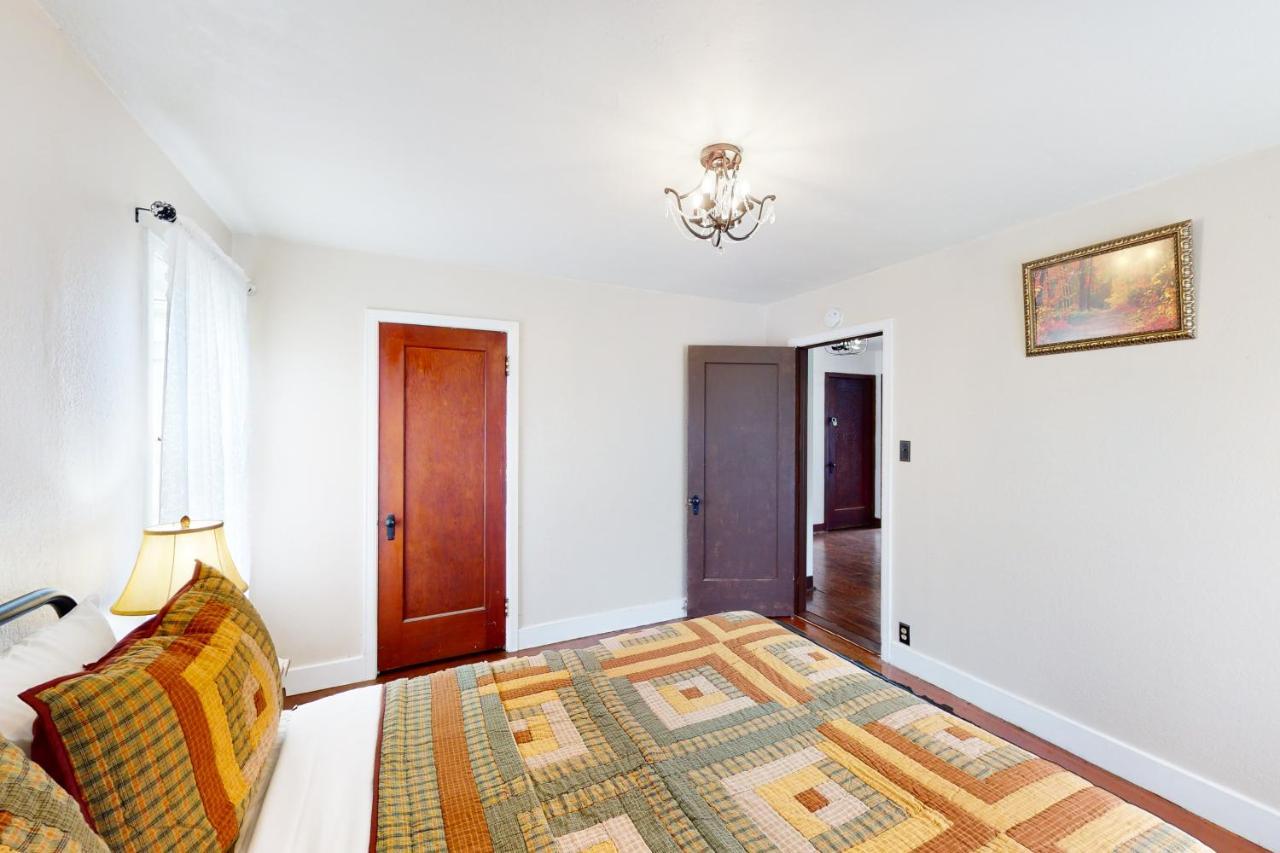 Redwood Farmhouse In The Orick Valley Екстер'єр фото