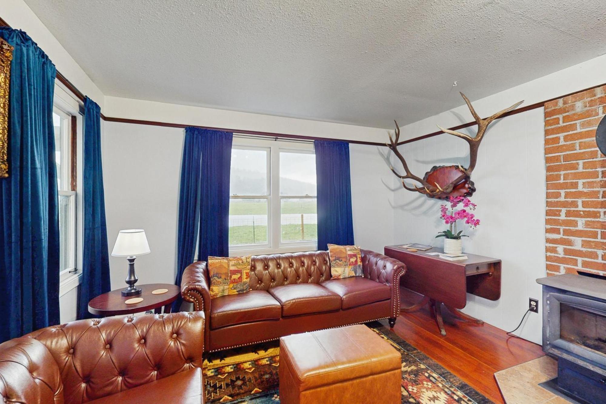 Redwood Farmhouse In The Orick Valley Екстер'єр фото